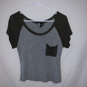 gray and army green tee with front pocket size L